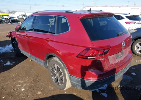 2019 Volkswagen Tiguan 2.0T Se/2.0T Sel/2.0T Sel R-Line/2.0T Sel R-Line Black z USA, uszkodzony, nr VIN 3VV2B7AX2KM096089